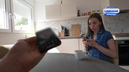 Младшая сестра дала брату полизать свою писю, только бы он перестал дрочить на её фотки