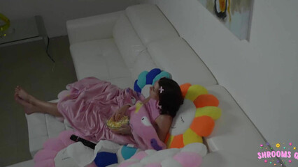 Отчим дал на рот падчерице, чтобы у нее не было кошмаров