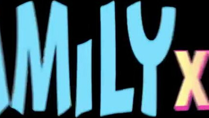 Сводная сестра нудистка соблазнила старшего брата на инцест секс