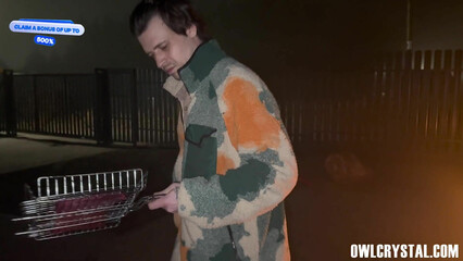 Молодая Owl Crystal снимает домашний секс в душе со своим другом