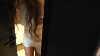 Молодая жена мстит мужу за измену и трахается с его другом