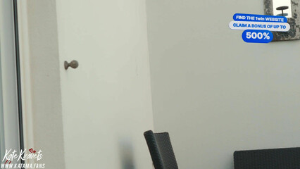 Приемная сестра соблазнила меня на инцест, когда занималась йогой