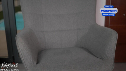 Барменша на каблуках пришла ко мне в гости после работы, чтобы потрахаться