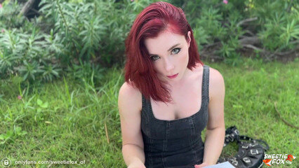 Сотрудница отеля отдалась гостью, чтобы поставил хороший отзыв