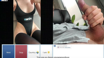 Приемный брат выебал сестру, когда нашел её в секс чате