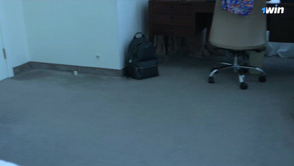 Помогла брату кончить, когда он застал меня за мастурбацией