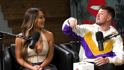 Горячий тройничок устроили телки в студии во время подкаста