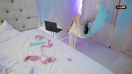 Я так сильно возбудился во время ебли с любимой, что слил в киску сперму